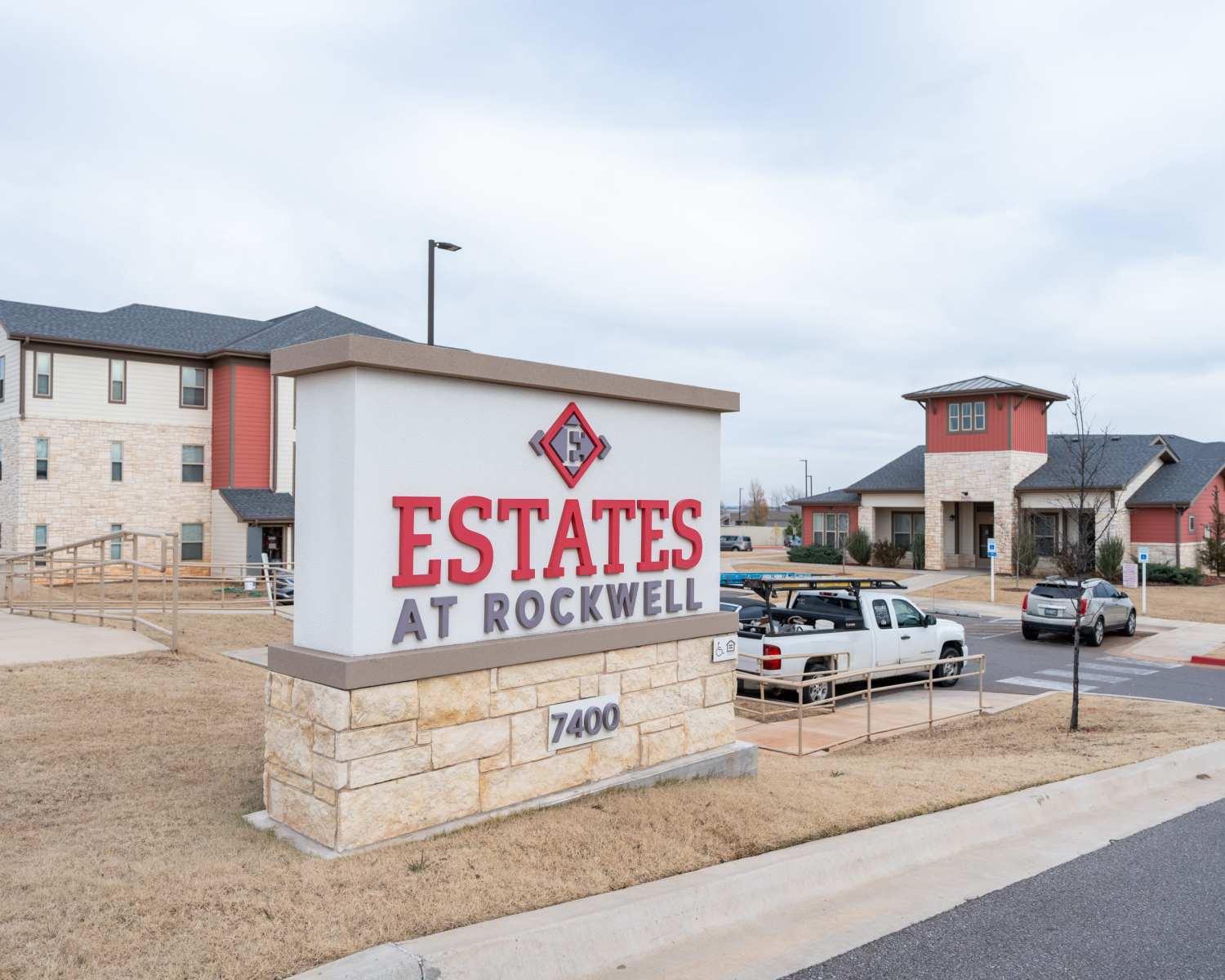 Modern apartments at Estates At Rockwell in Oklahoma City,Oklahoma