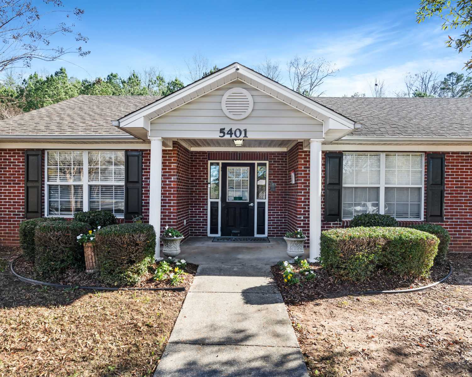 Upscale apartments at Livingston Oaks in Birmingham,Alabama