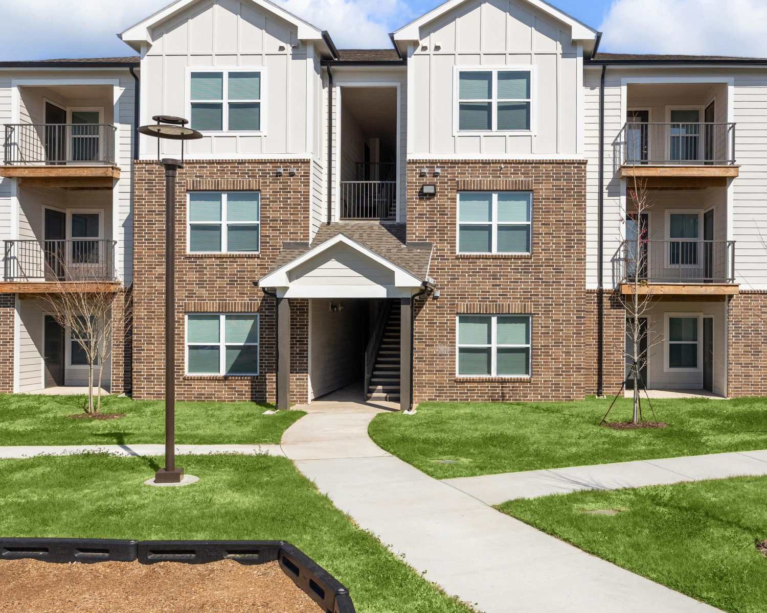 Exterior of Amber Ridge in Angleton, Texas