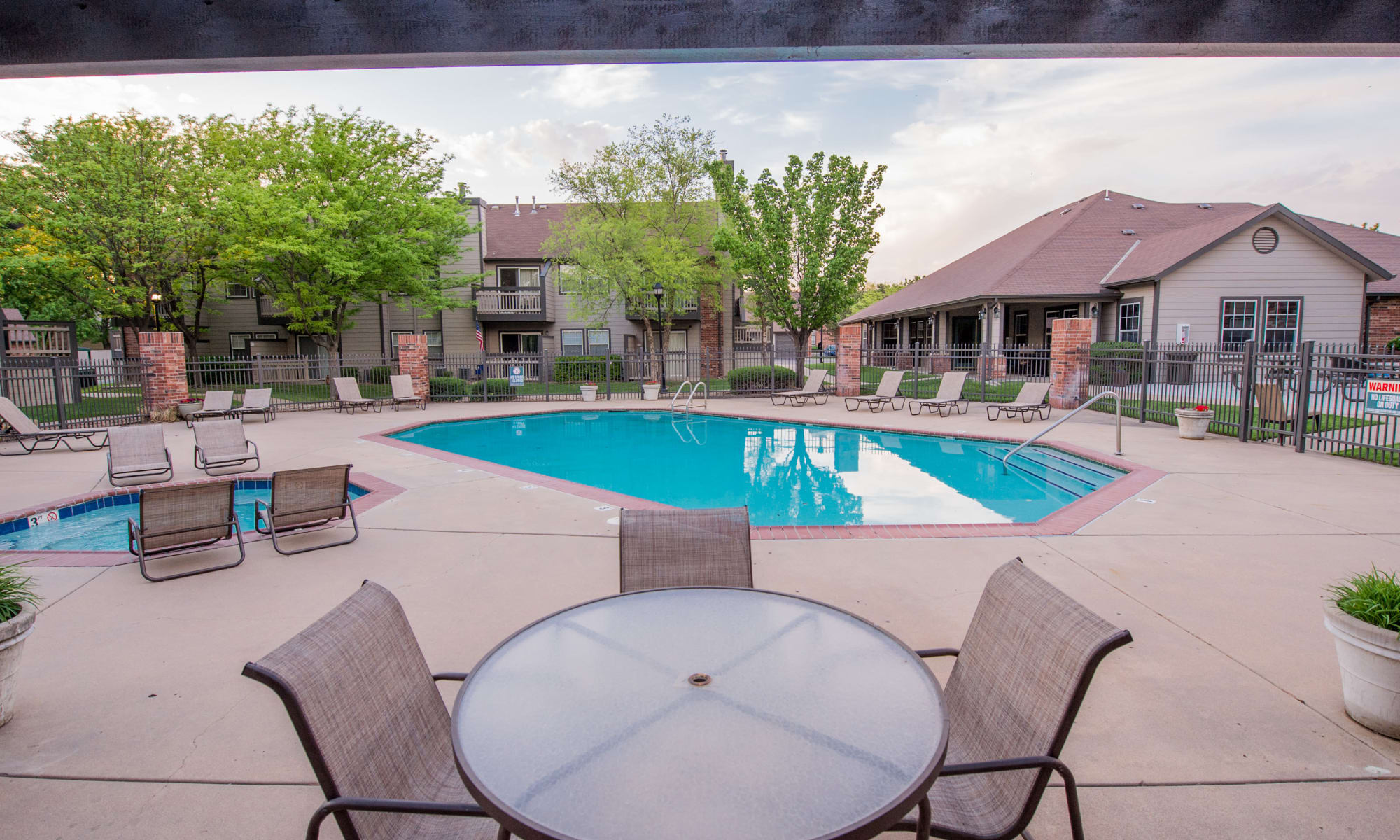 Huntington Park Apartments Swimming Pool in Wichita