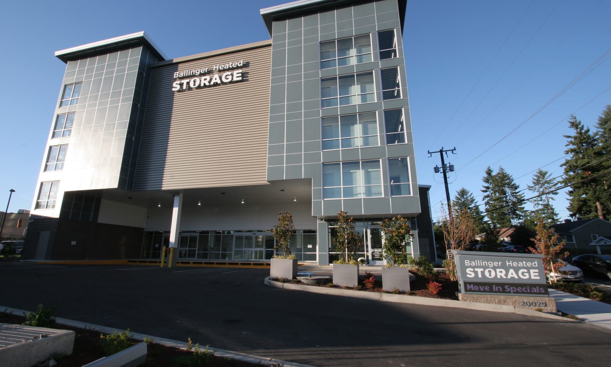 The front of Ballinger Heated Storage in Shoreline, Washington