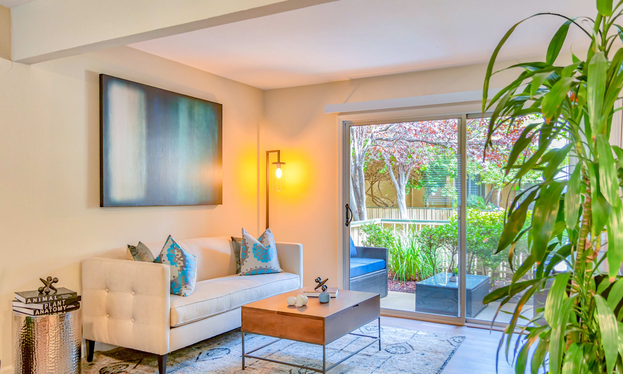 living space at Greenpointe Apartment Homes in Santa Clara, California