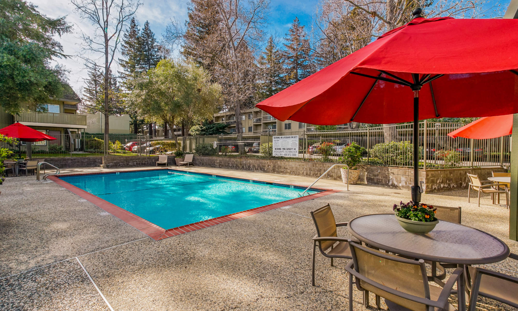 community pool at Lincoln Glen in Sunnyvale, California