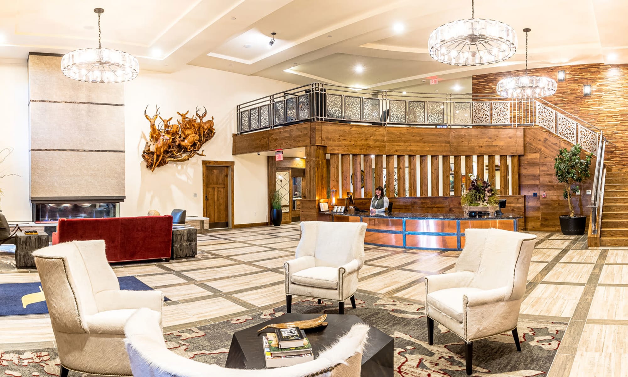 Reception and lounge area at Touchmark at Pilot Butte in Bend, Oregon