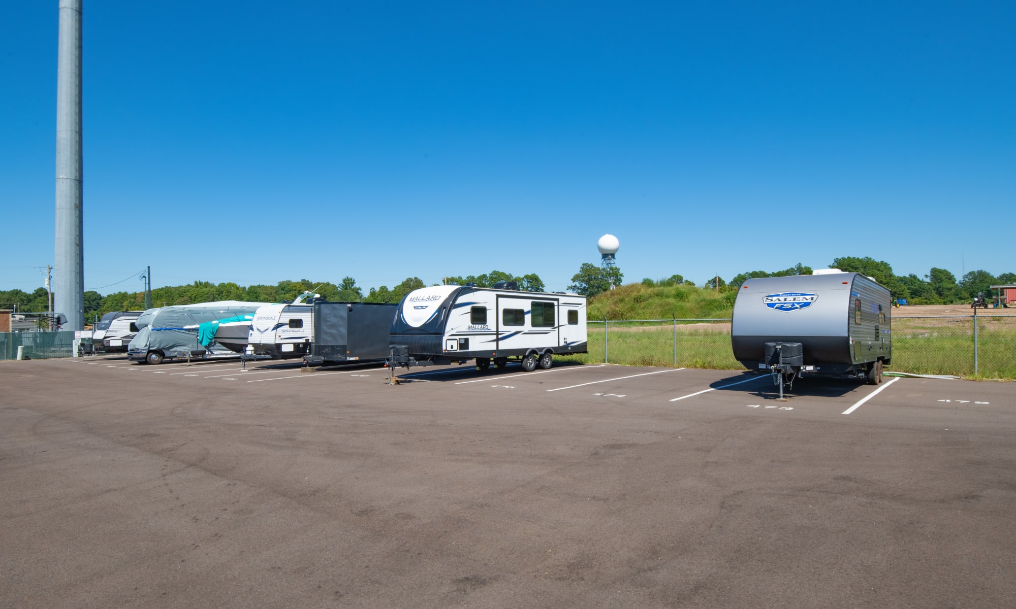 Storage facility Parking Area at Citizen Storage in Nesbit, Mississippi