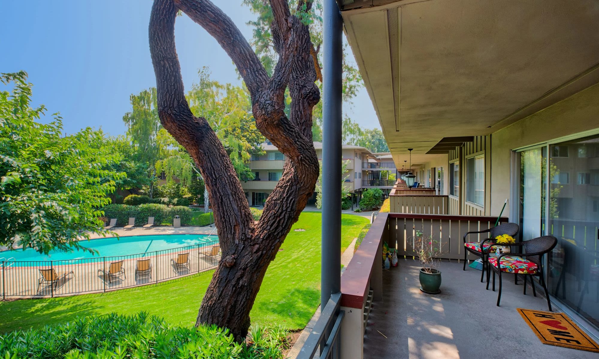 Modern Apartments at Stanford Villa in Palo Alto, California