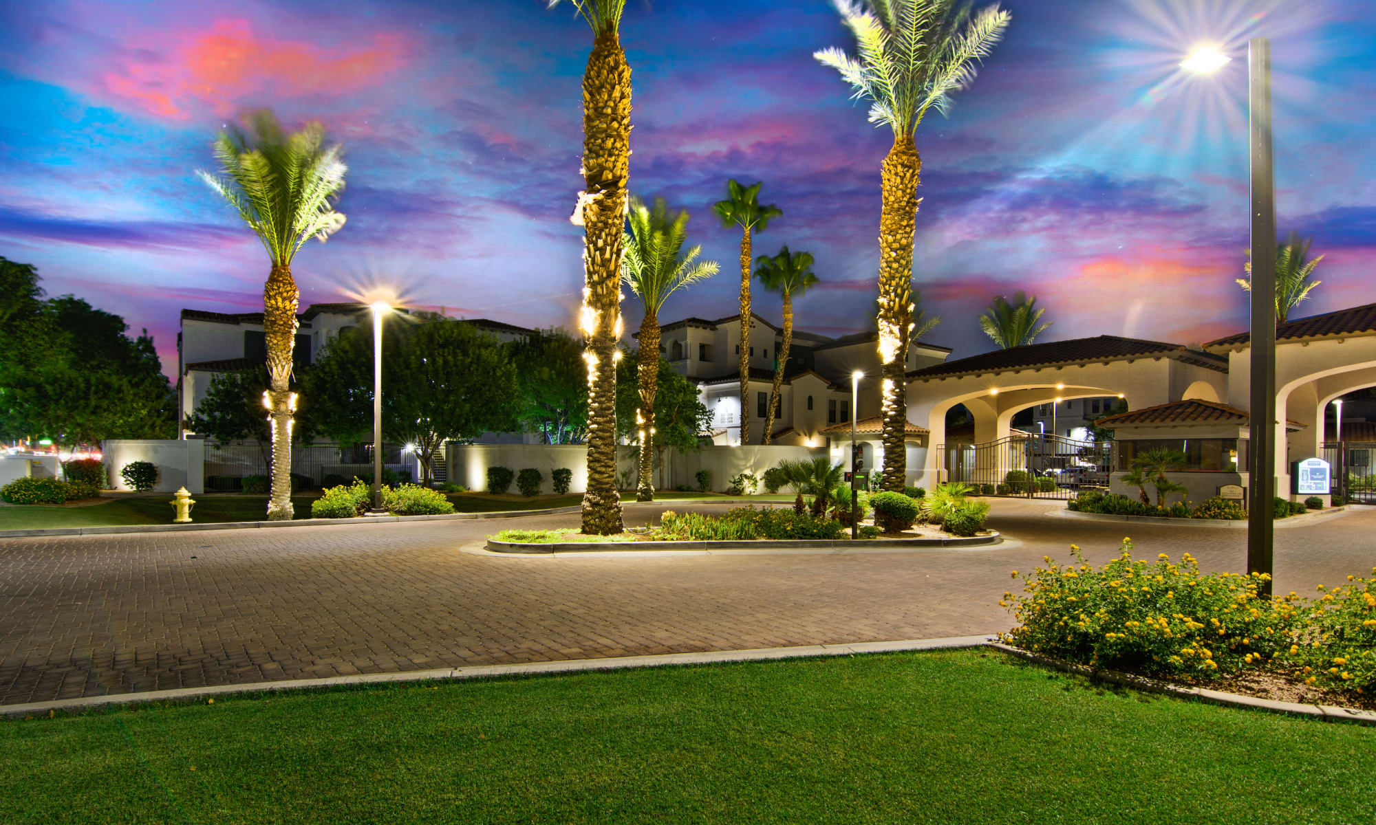 San Marquis amenities including pristine landscaping in Tempe, Arizona