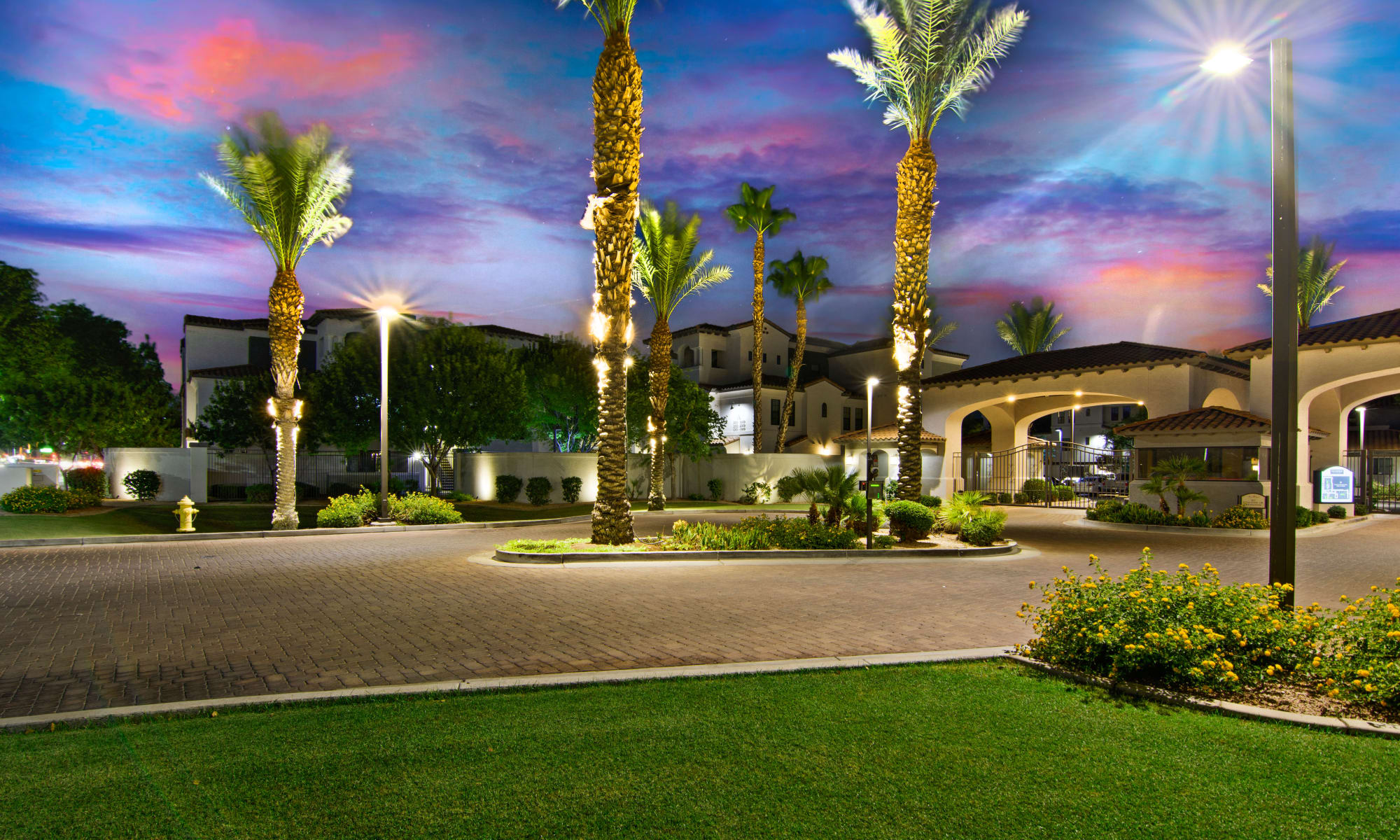 San Marquis features Palm Trees and well manicured landscaping in a great neighborhood in Tempe, Arizona