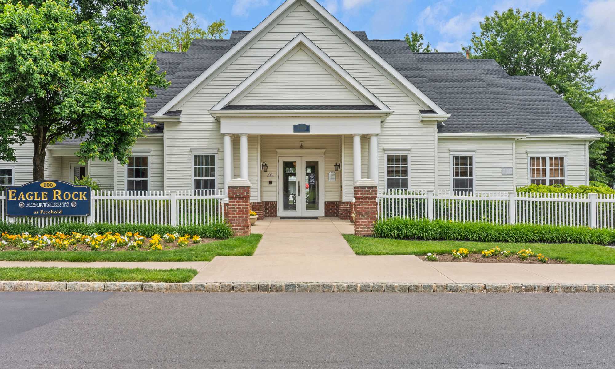 Apartments at Eagle Rock Apartments at Freehold in Freehold, New Jersey