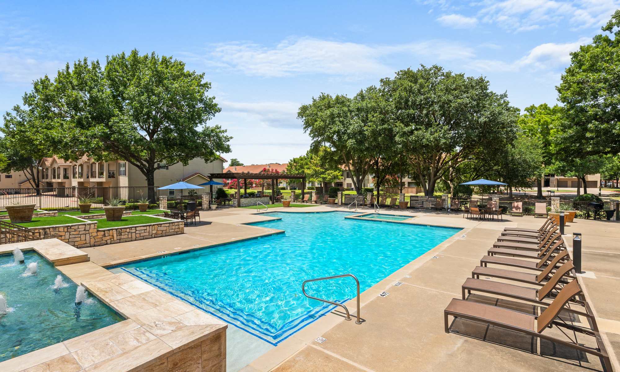 Swimming pool at Villas of Preston Creek in Plano, Texas 