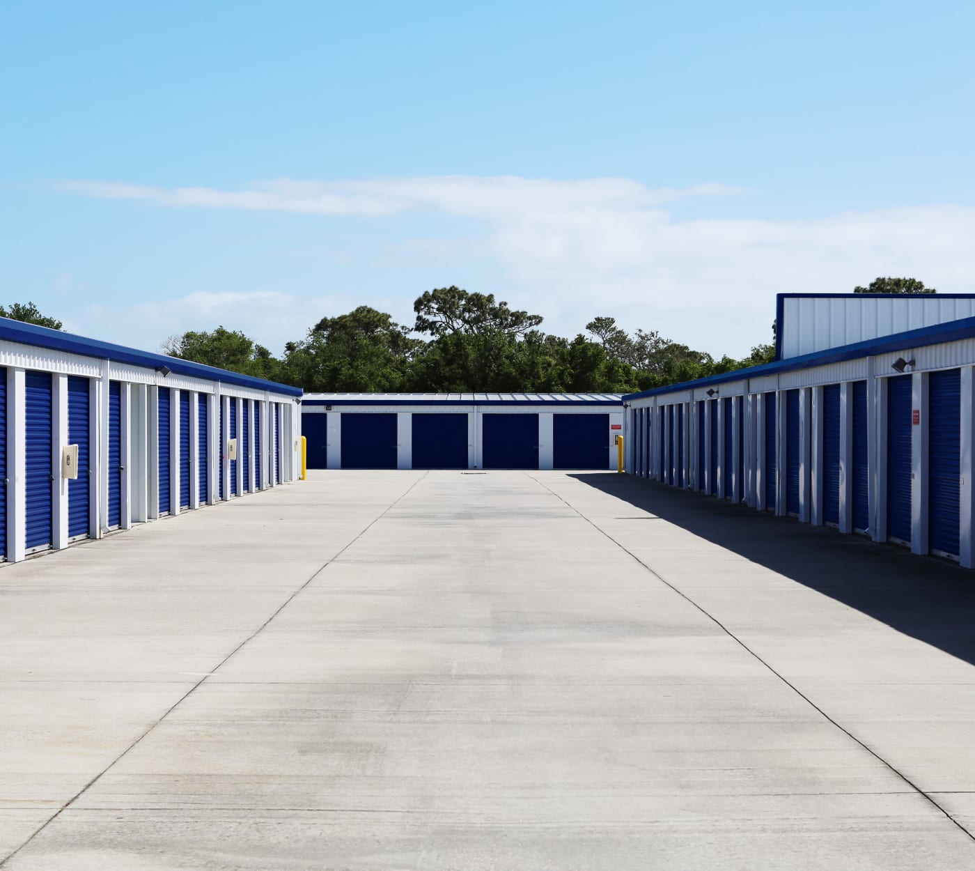 Large driveway at Midgard Self Storage in Melbourne, Florida