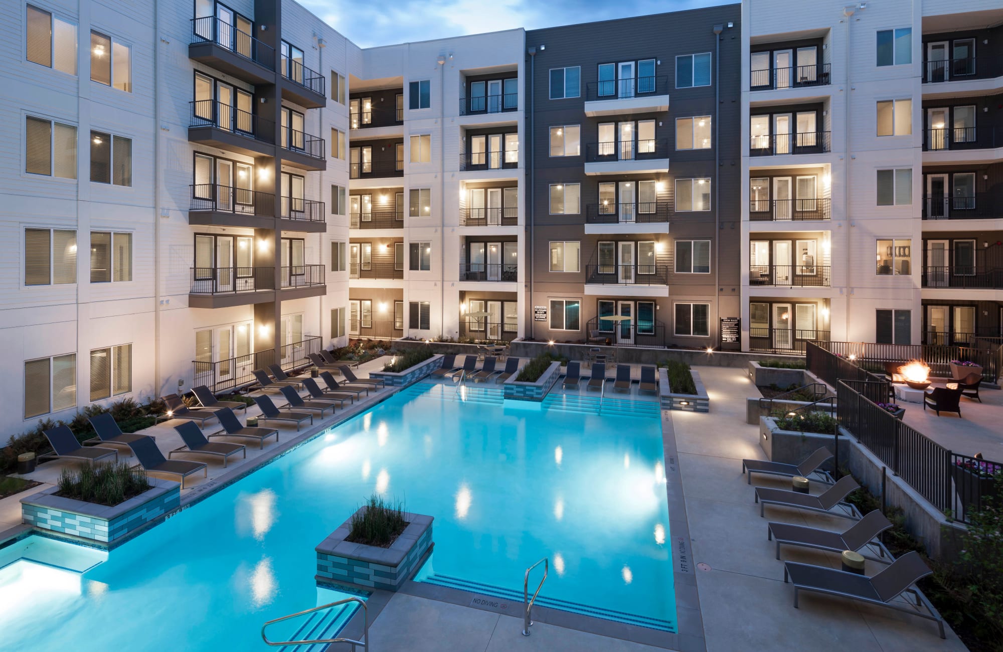 North Richardson TX Apartments Near Plano Axis 110