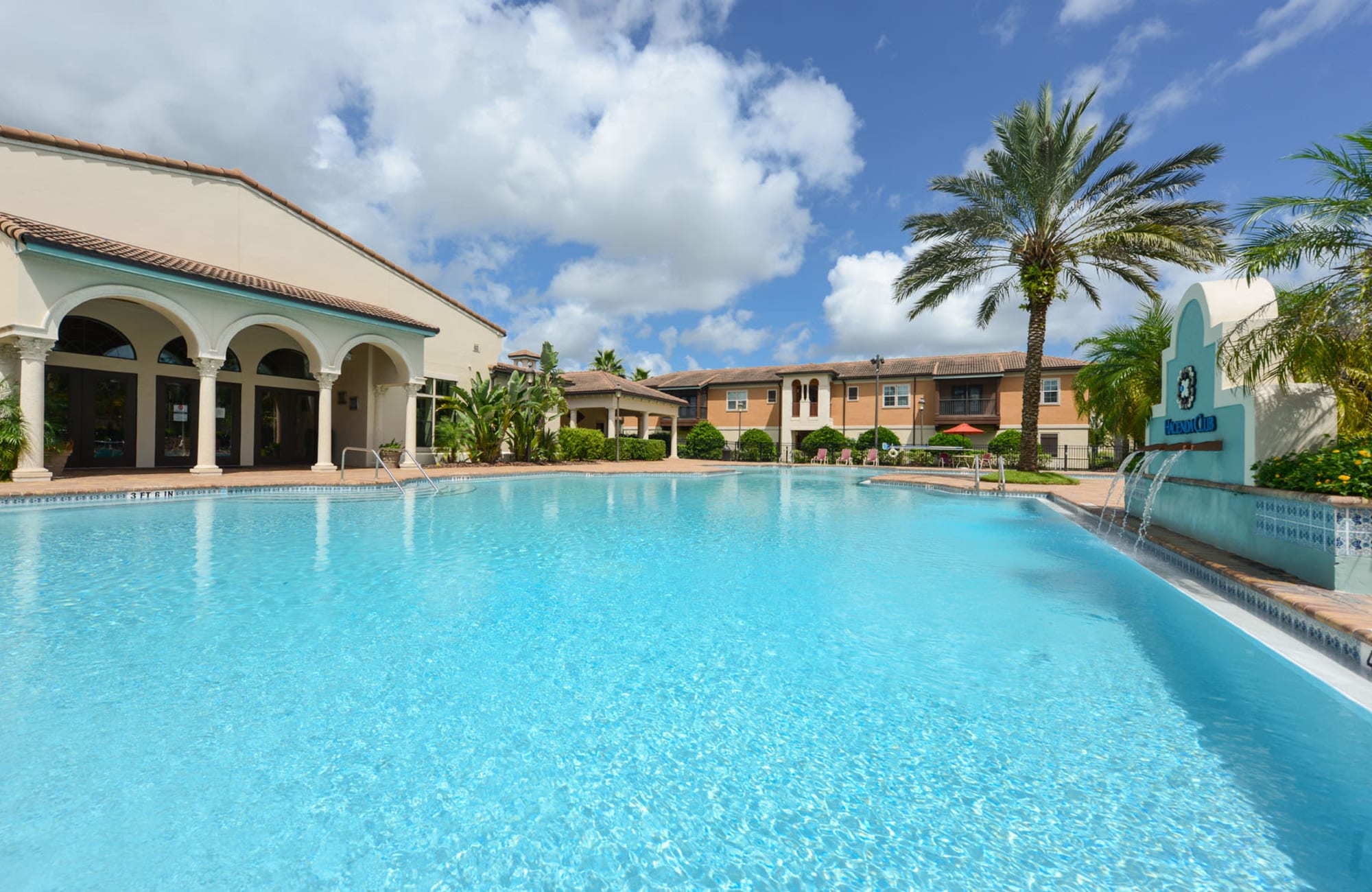 Jacksonville, Florida, apartments at Hacienda Club