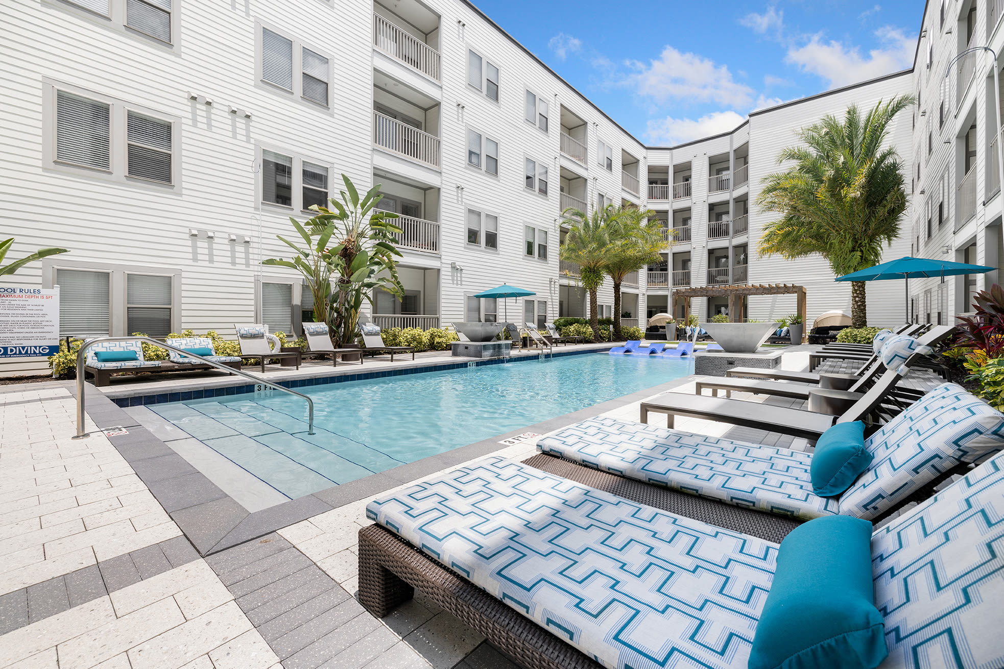 Outdoor patio with BBQ Amenities at SoBA Apartments in Jacksonville, Florida