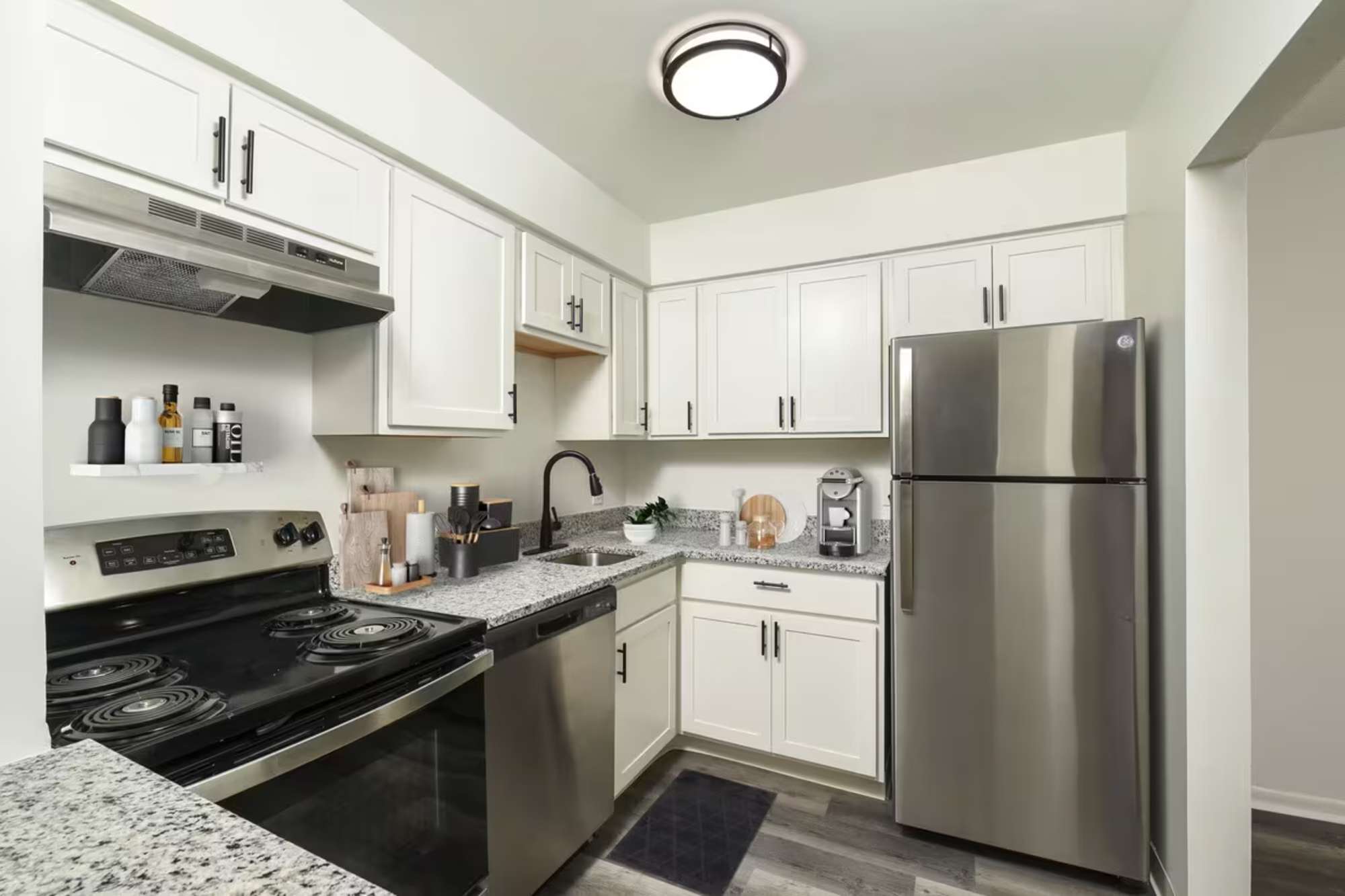 newly renovated kitchen at Reserves at Arlington in Columbus, Ohio