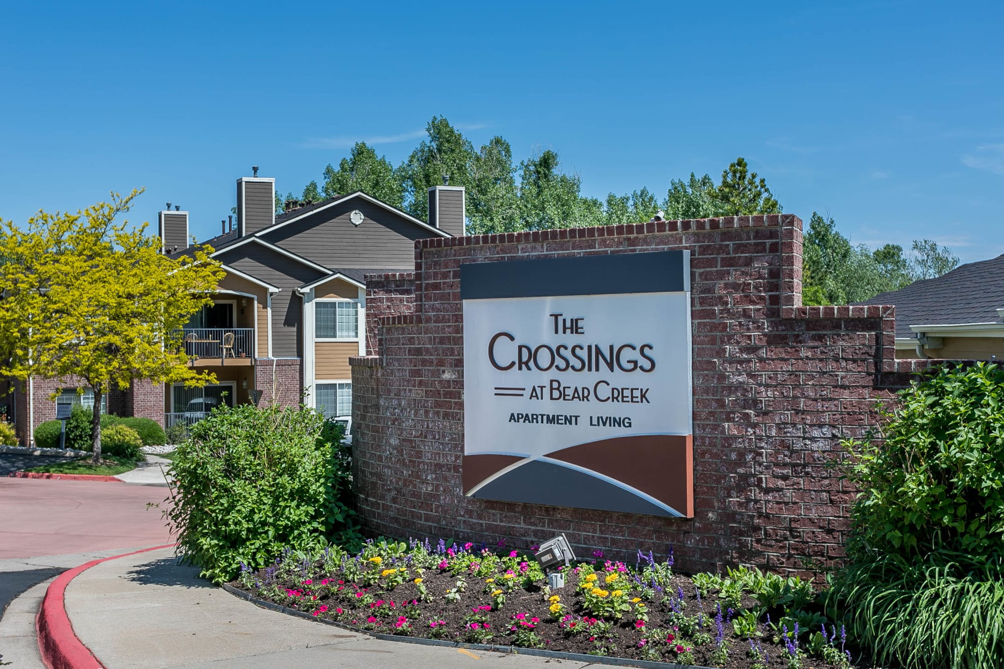 Photos of The Crossings at Bear Creek Apartments in Lakewood, CO