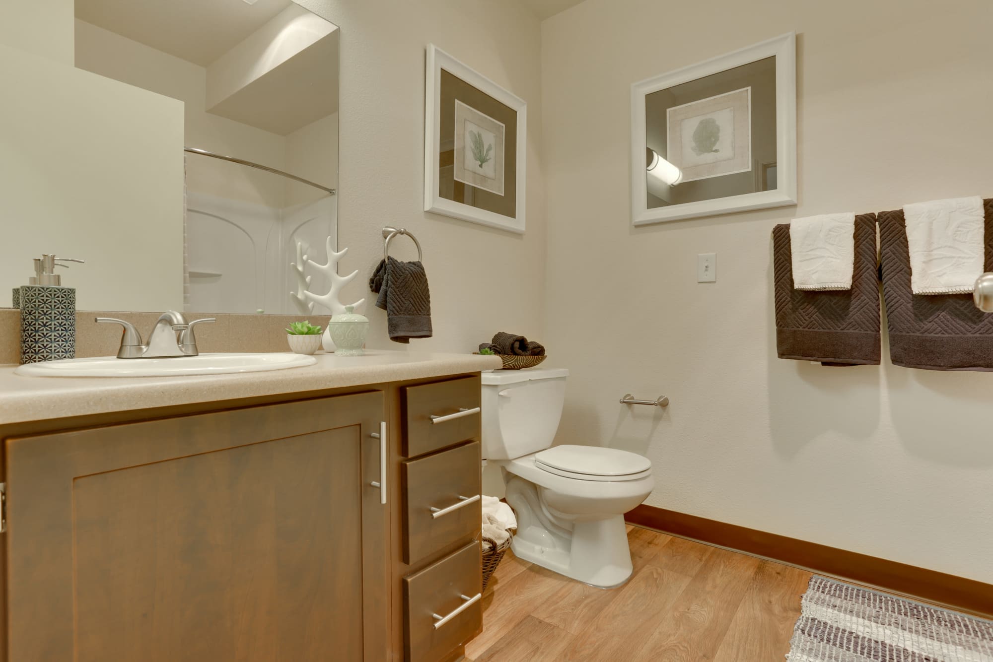 Photos of The Landings at Morrison Apartments in Gresham, OR