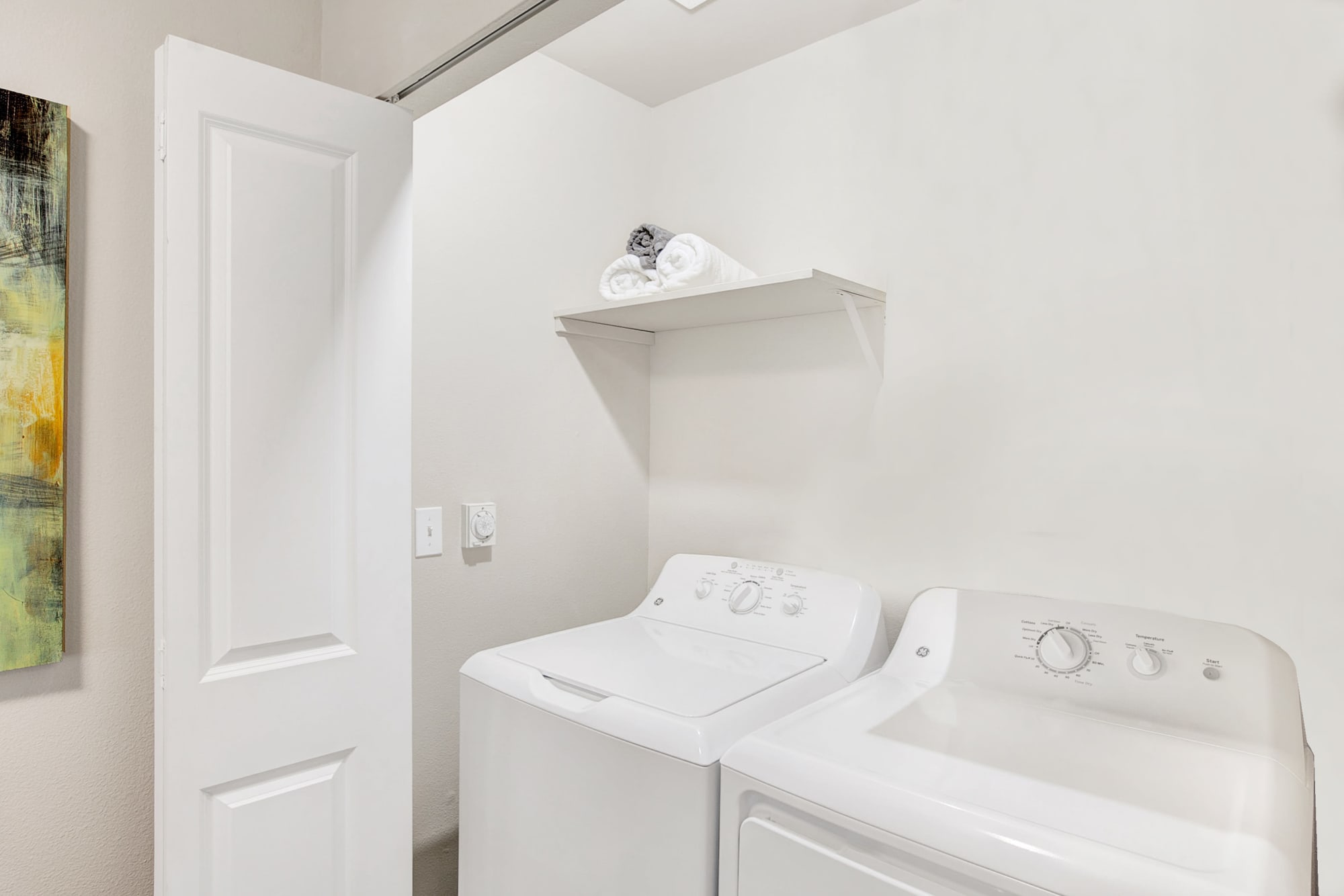 Washer and dryer at Pebble Cove Apartments in Renton, Washington