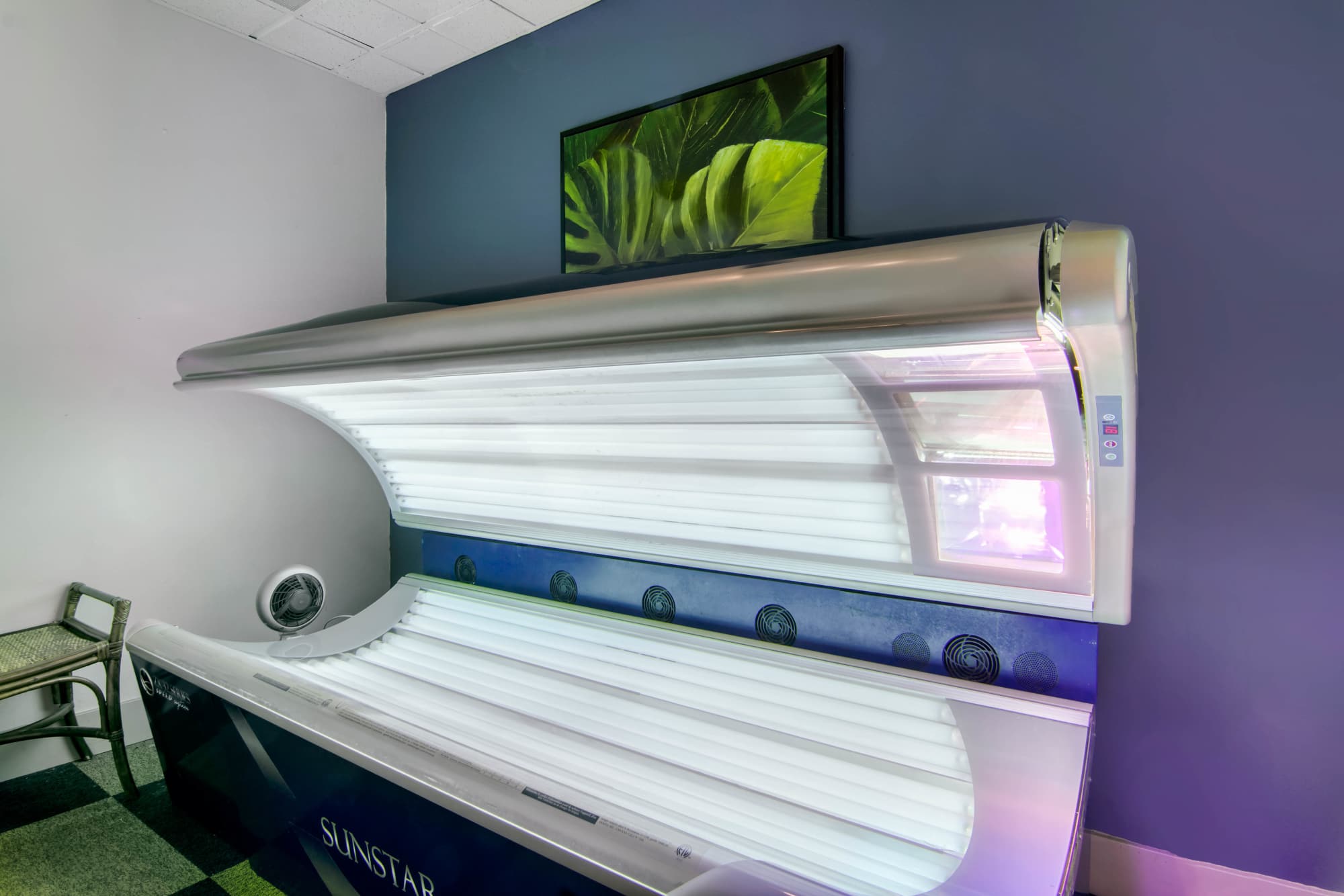 Tanning booth at Autumn Chase Apartments in Vancouver, Washington