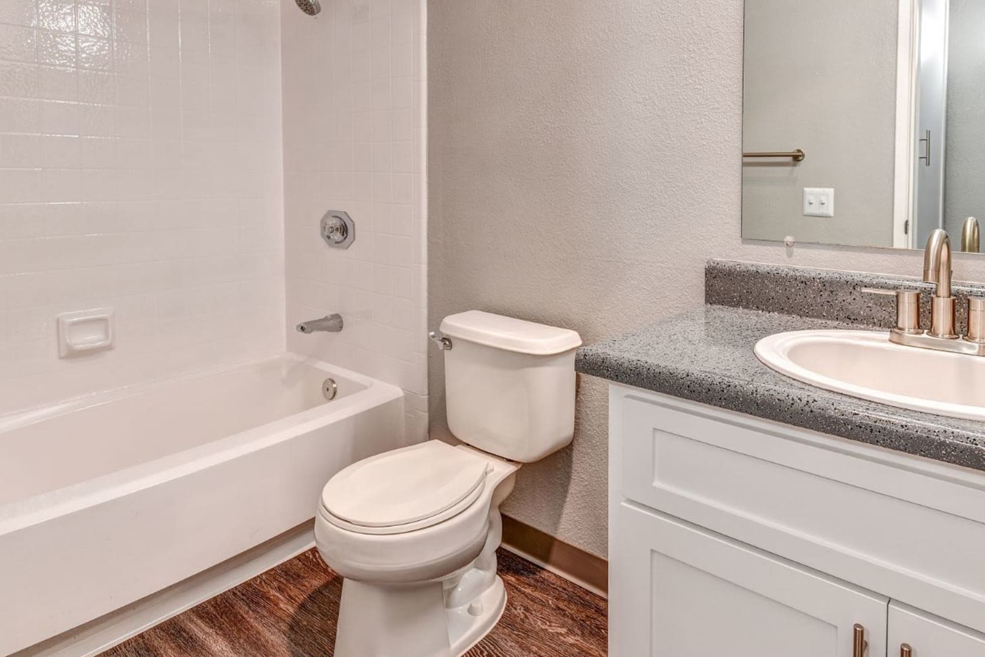 Photos of The Woodlands Apartments in Sacramento, CA