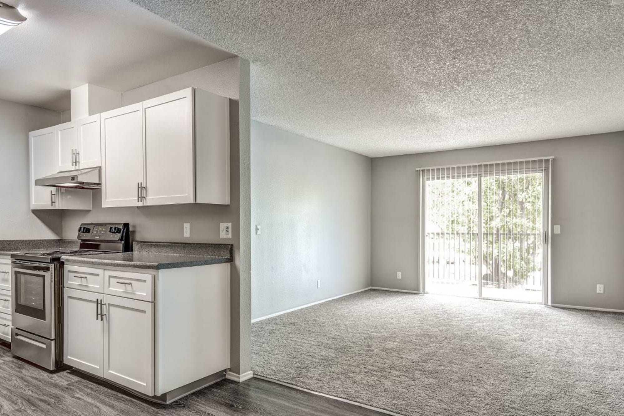 Photos of The Woodlands Apartments in Sacramento, CA