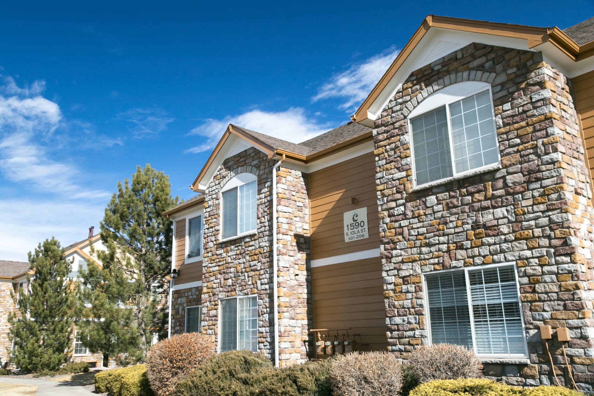 Photos of Crestone Apartments & Townhomes in Aurora, CO