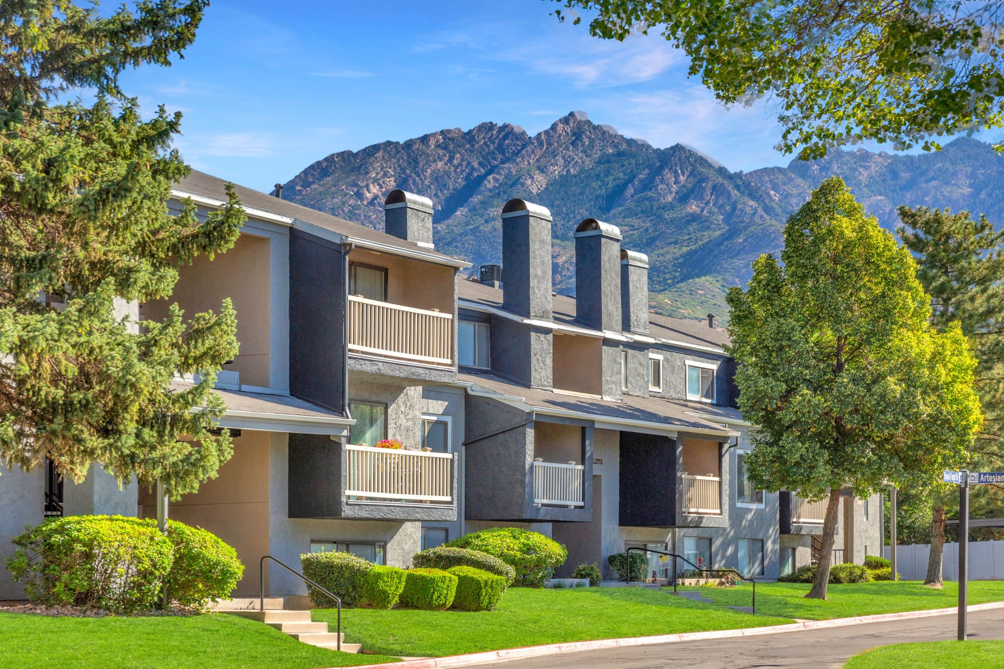 Exterior Building View of New Paint at Royal Farms Apartments in Salt Lake City, Utah