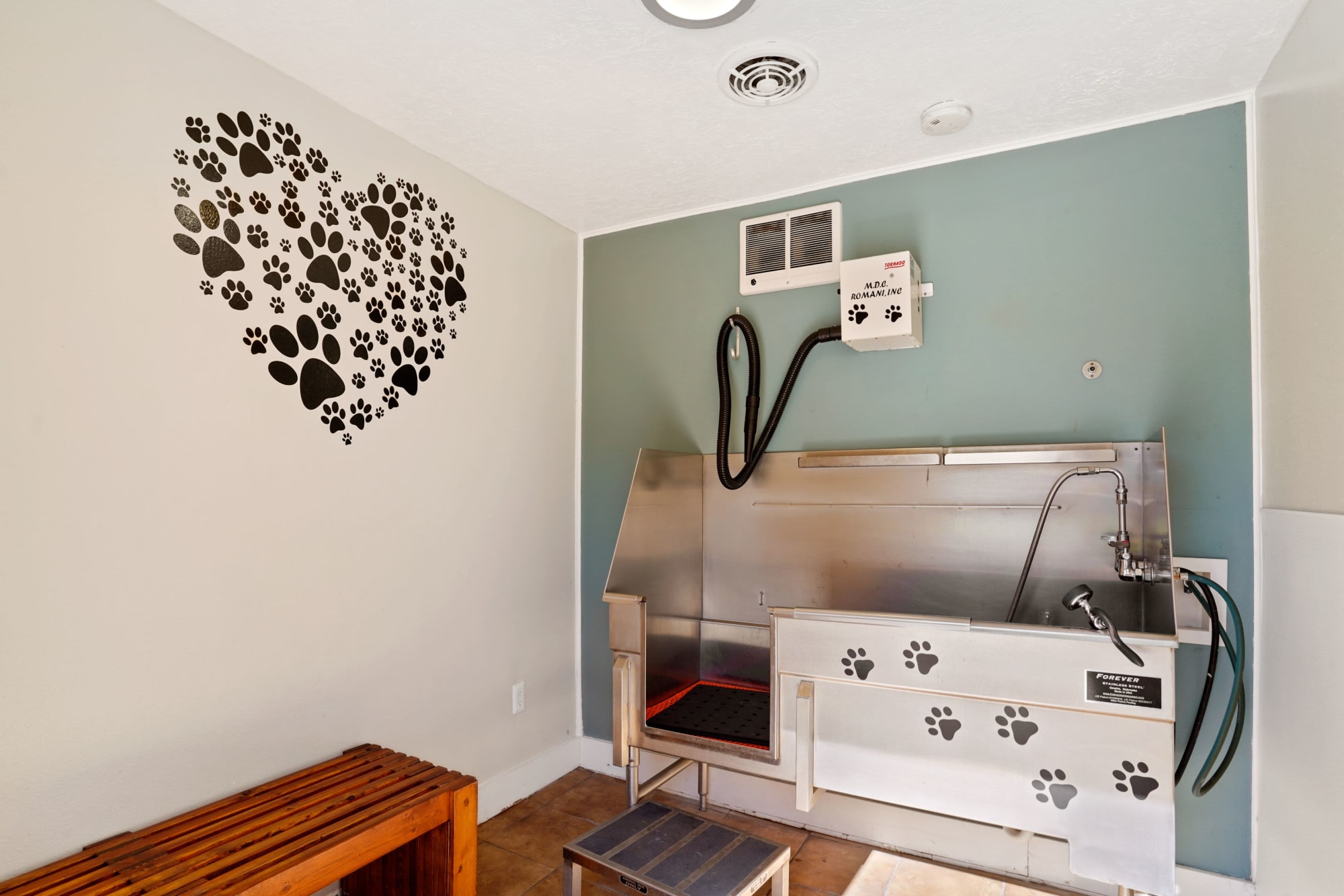 Pet spa at Royal Ridge Apartments in Midvale, Utah