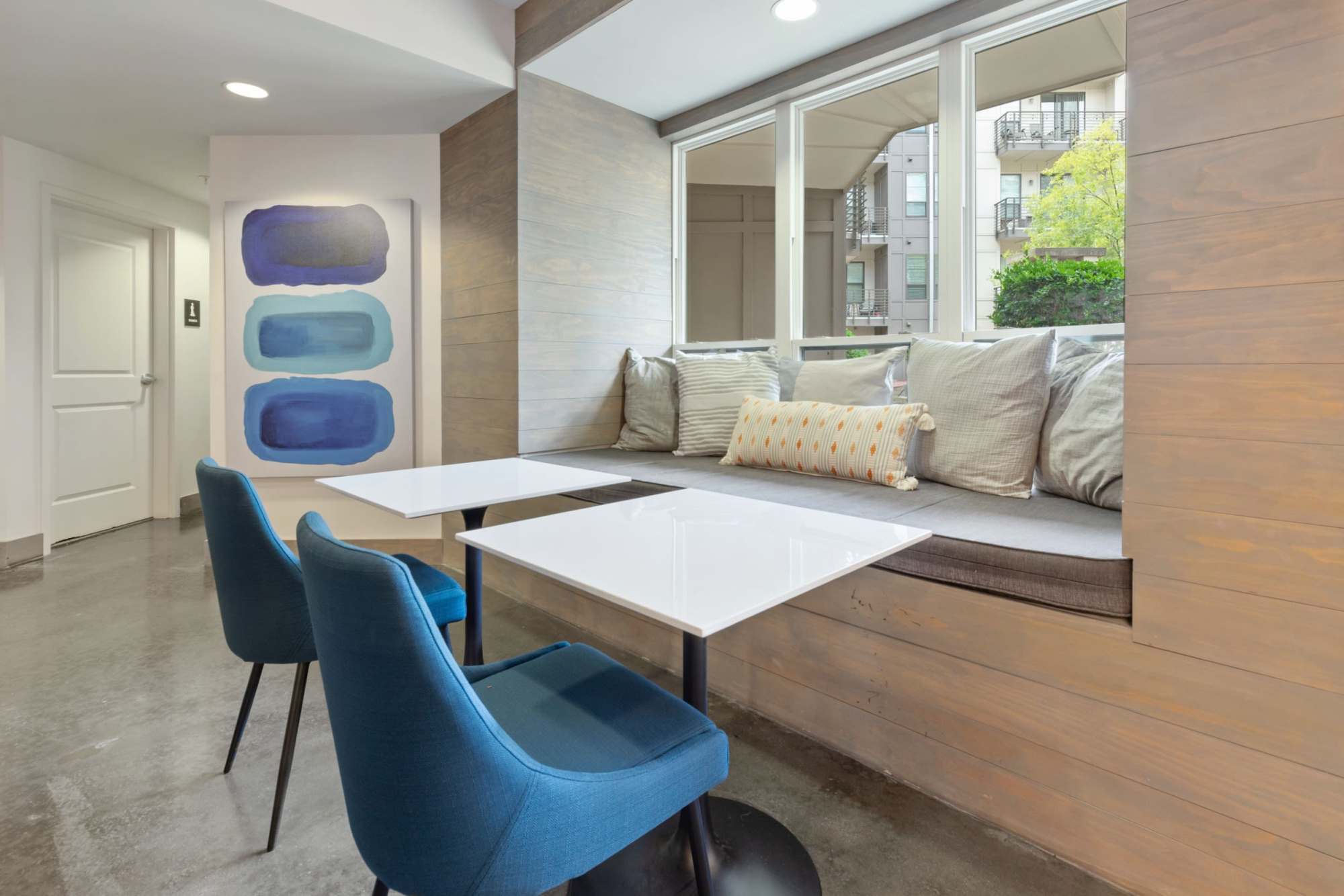 400-rhett-apartments-greenville-sc-flexible-workspace