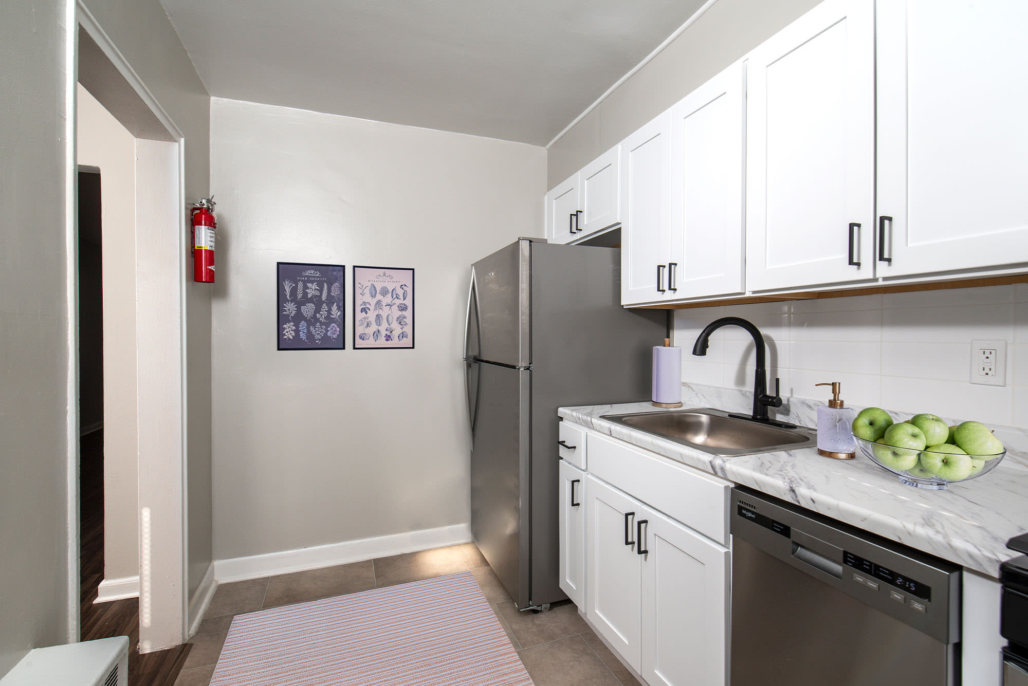 newly renovated kitchen model at The Woodlands in Belleville, New Jersey