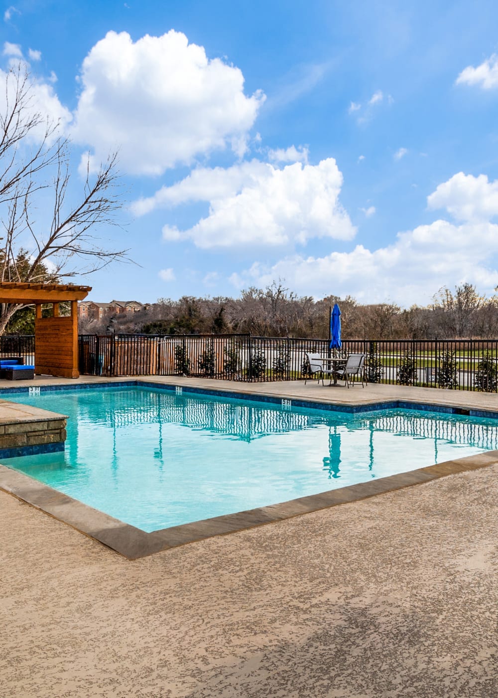 Beautiful pool at Knowlton Apartment Homes in Mesquite, Texas