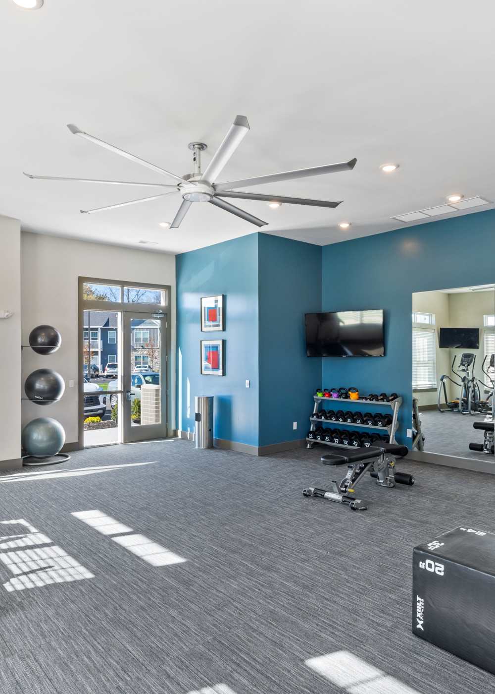 Fitness center at Remington Lake Apartments in Hamilton, Ohio