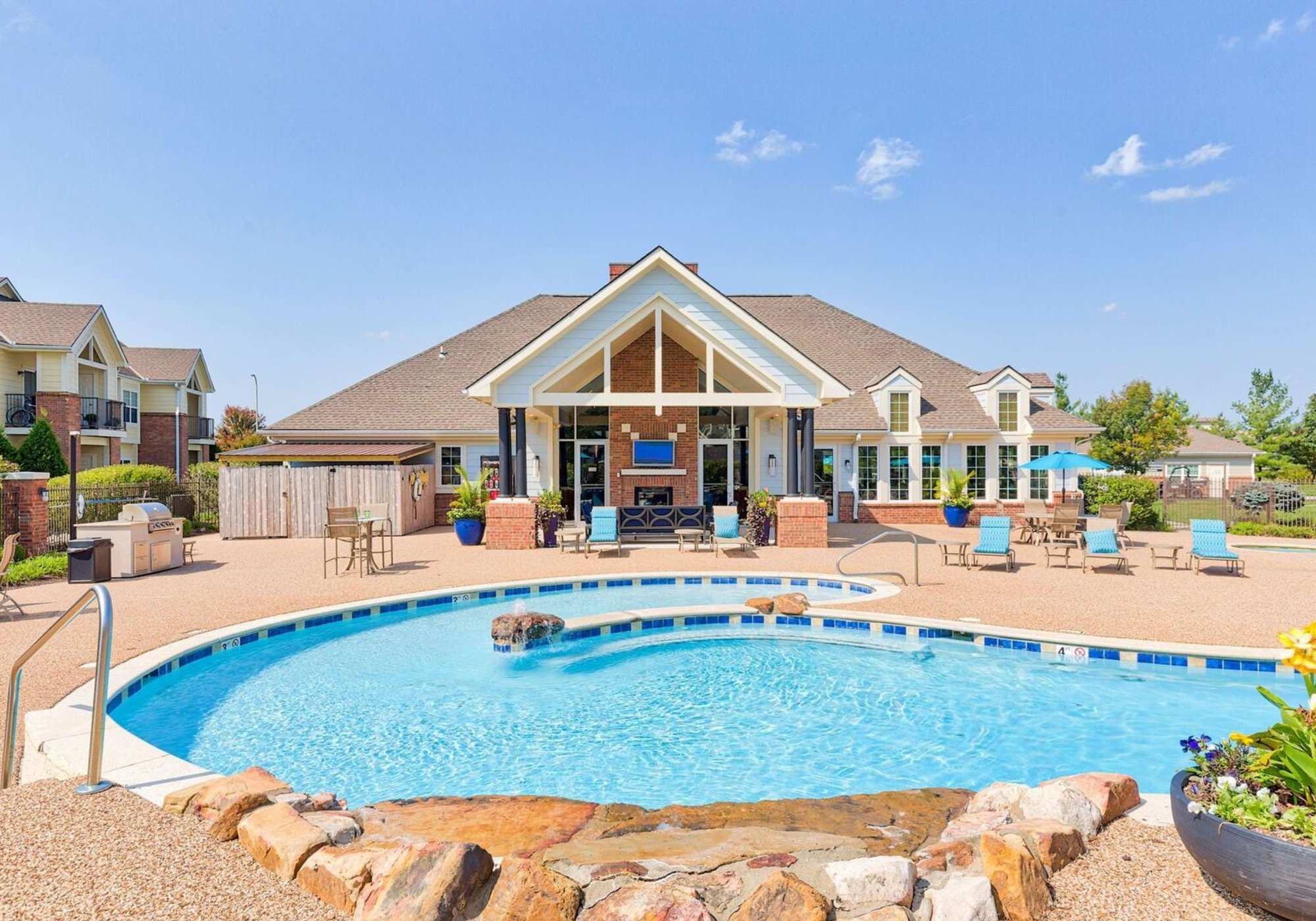 Eastland Trails apartment homes in Independence, Missouri