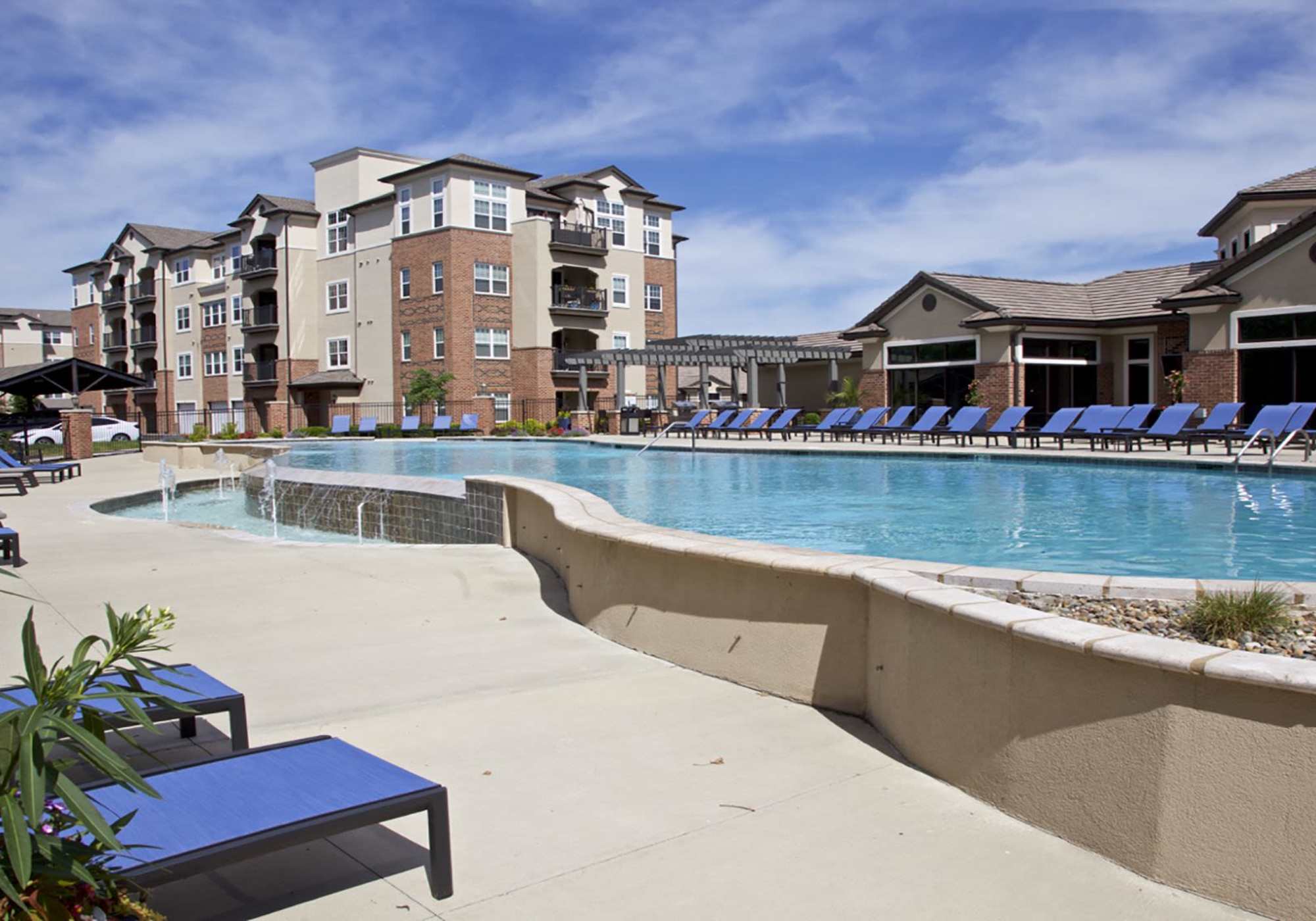 pool at ((location_name}} in Kansas City, MO