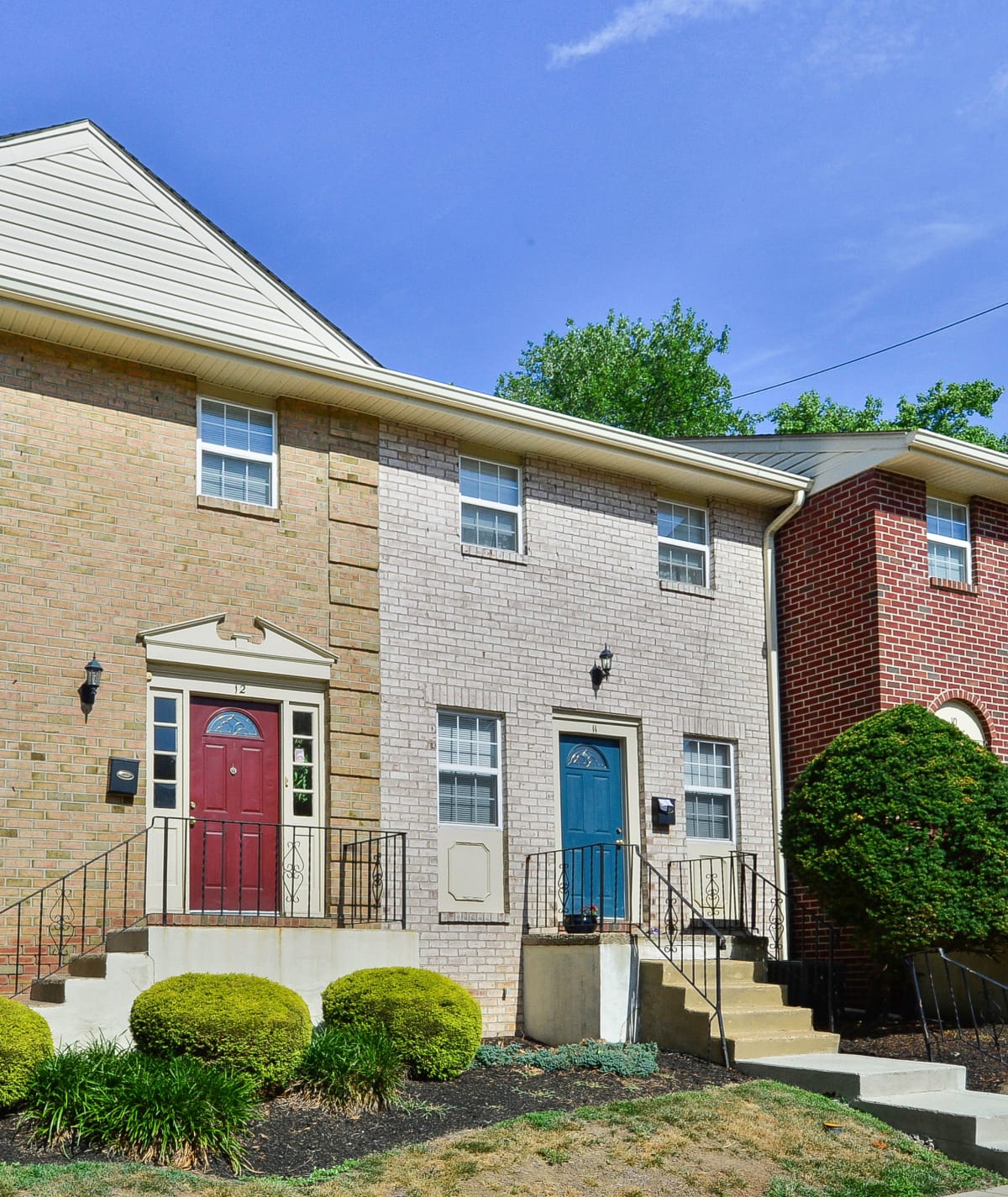 Exterior view of Moorestowne Woods Apartment Homes in Moorestown, NJ