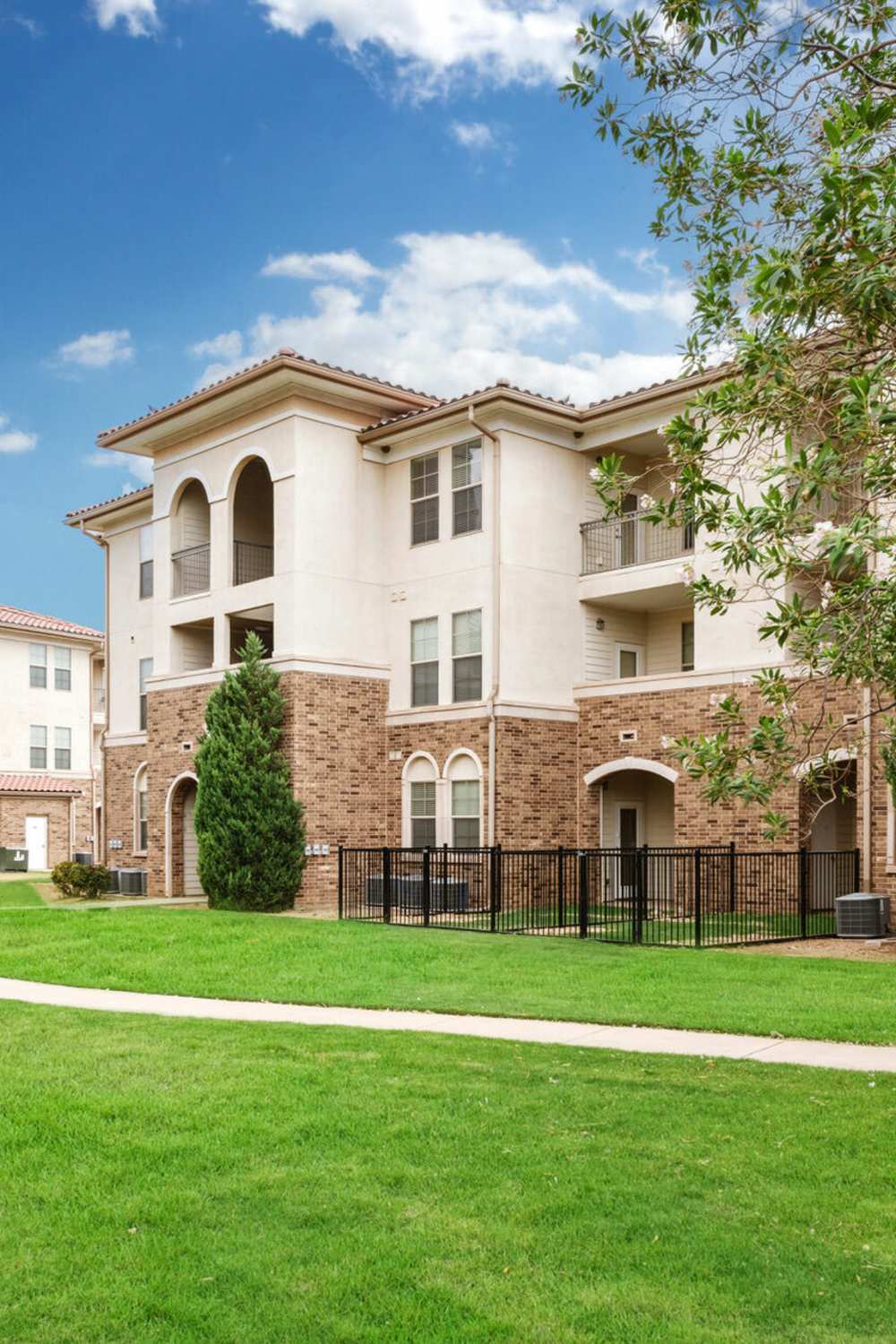 Exterior of the apartment at Renaissance At North Park in Lubbock, Texas
