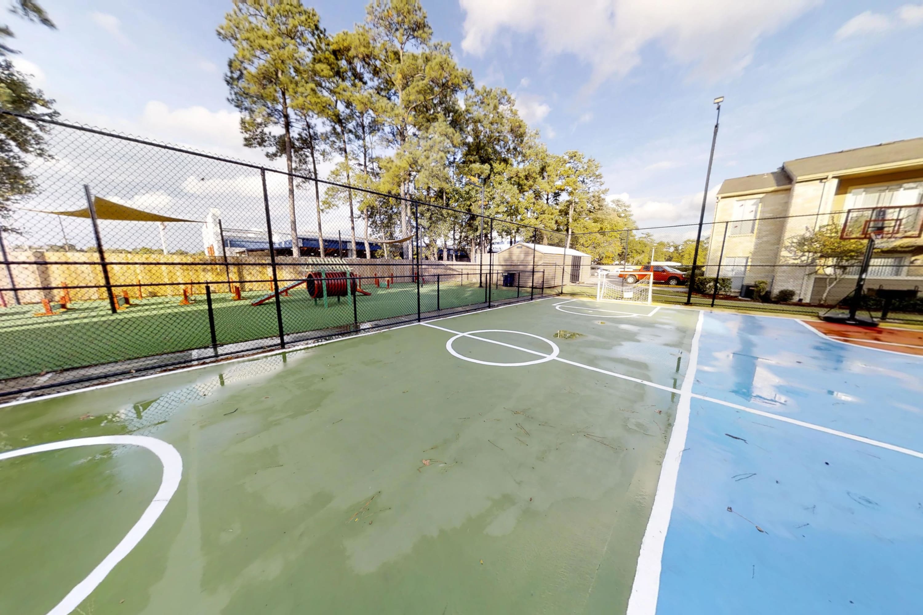 Simple Apartments With Basketball Courts Houston 