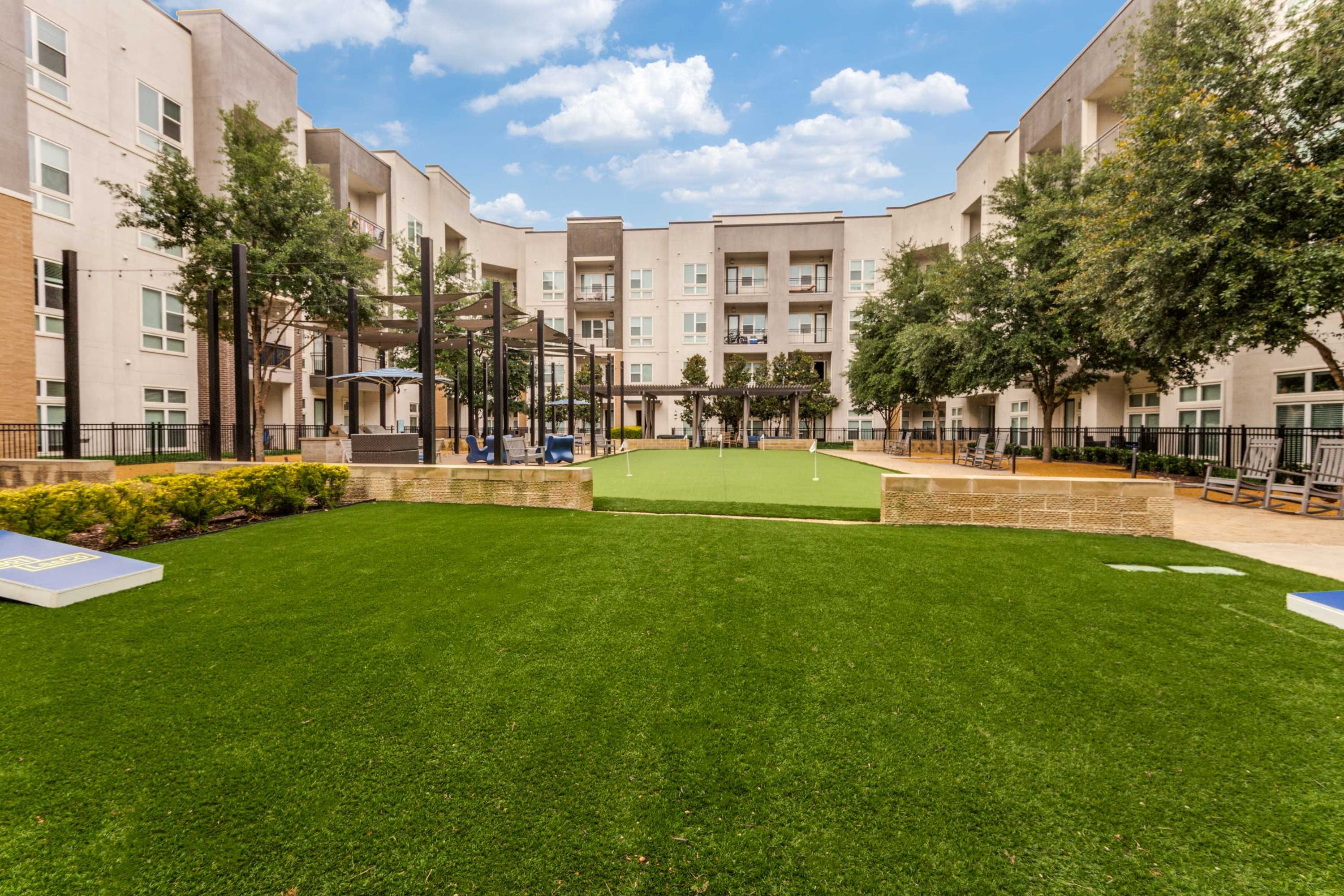Lush greenery at 801 LasCo in Irving, Texas
