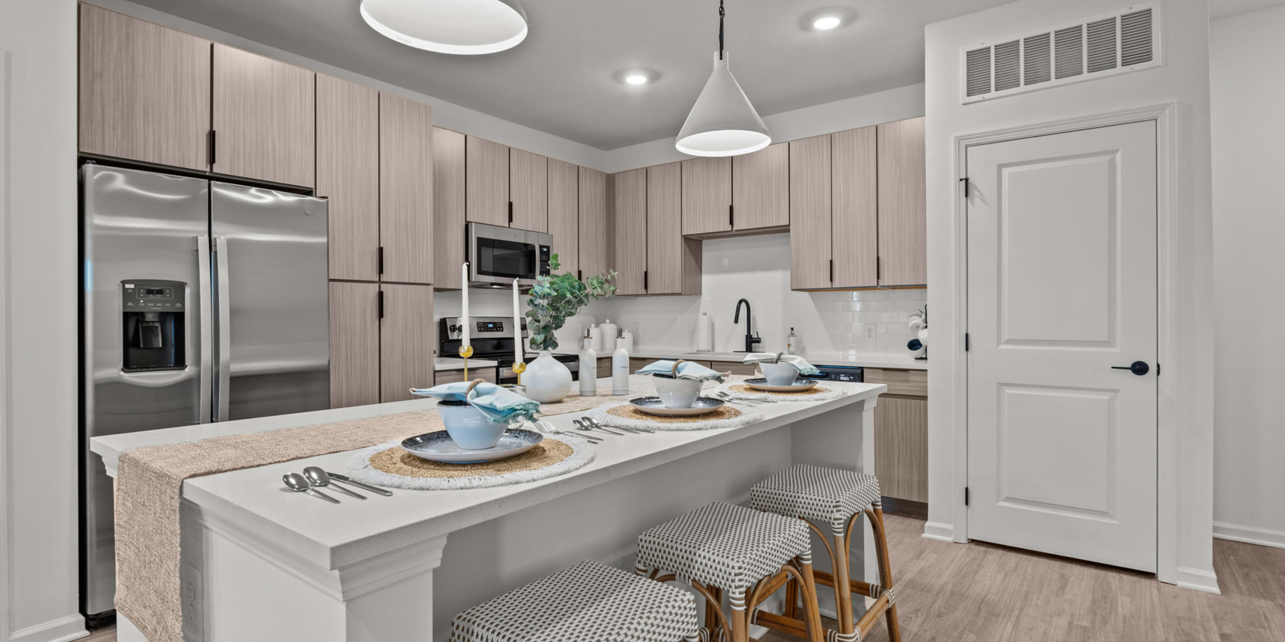 Luxurious kitchen at Altura | Apartments & Townhomes in Pensacola, Florida
