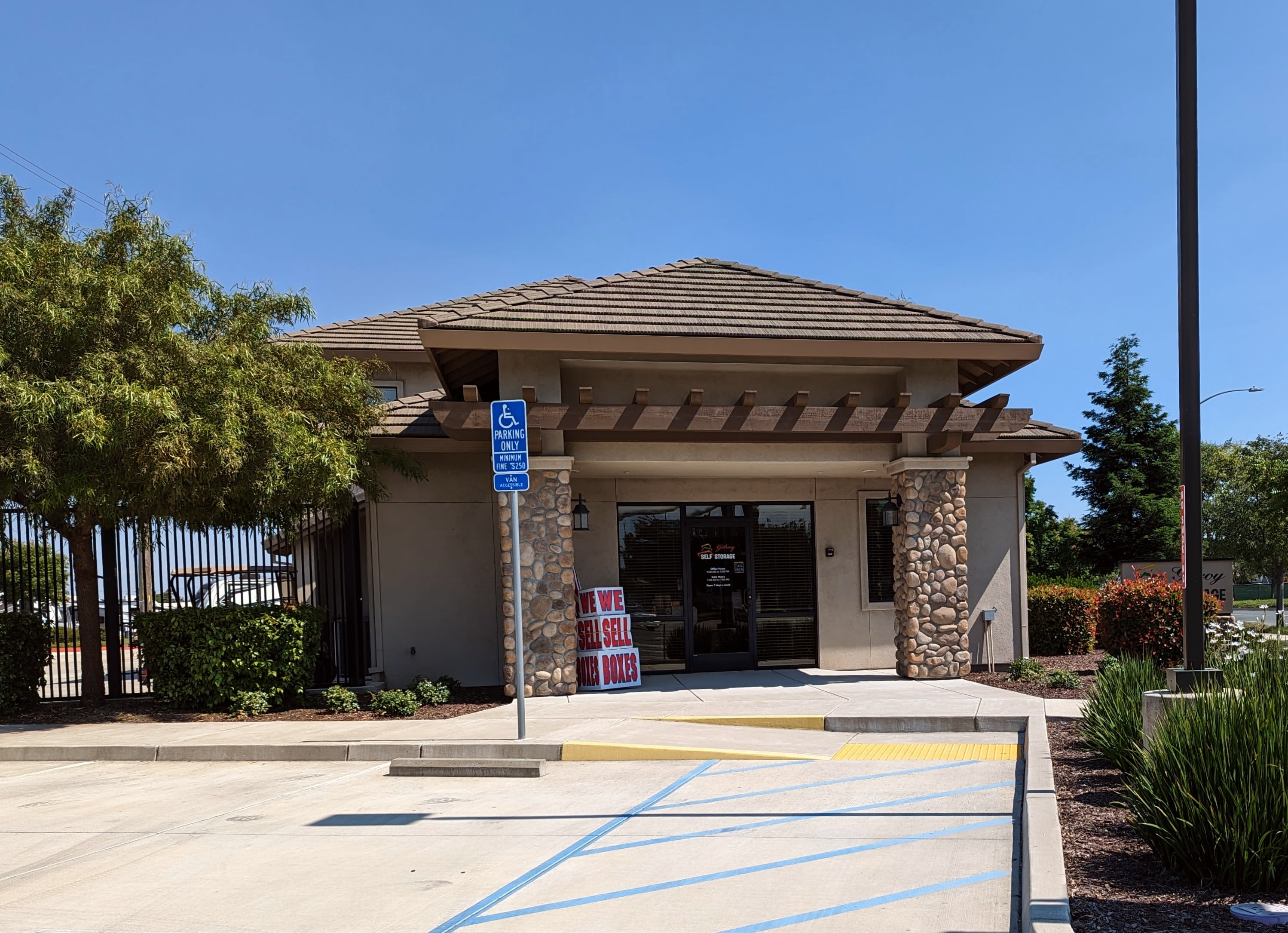 What size do I need at Gilroy Self Storage in Gilroy, California