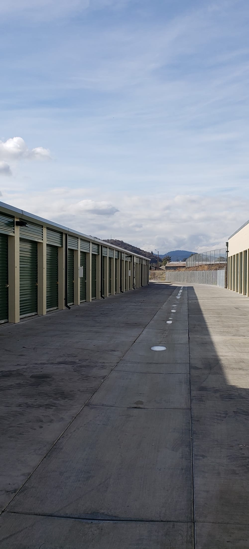 Map and directions to Cascade Self Storage in Roseburg, Oregon