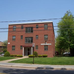 186 Collins Street at Carriage Place Apartments in Hartford