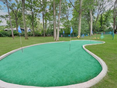 Mt. Arlington Gardens Apartment Homes offers a mini golf course in Mt. Arlington, NJ