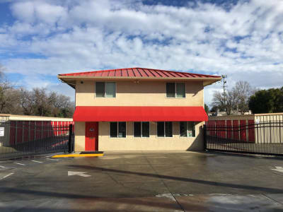 Exterior view of Redtop Storage in Chico