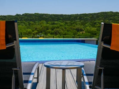 Luxurious pool at The View at Crown Ridge in San Antonio, Texas