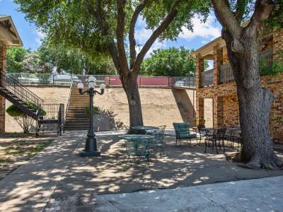 View neighborhood information for Towne Lake Apartments in Granbury, Texas
