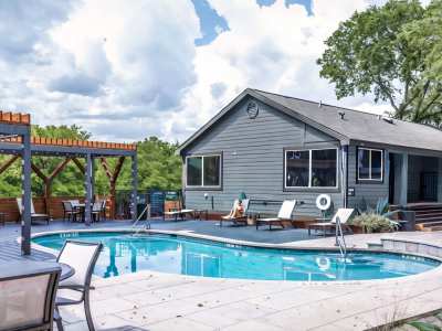 View amenities at Treehouse Apartments in Austin, Texas
