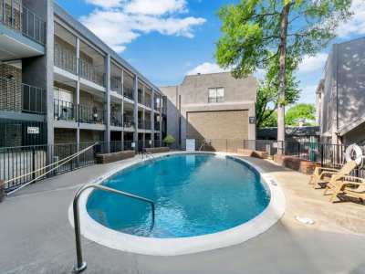 View amenities at San Mateo Forest in Dallas, Texas
