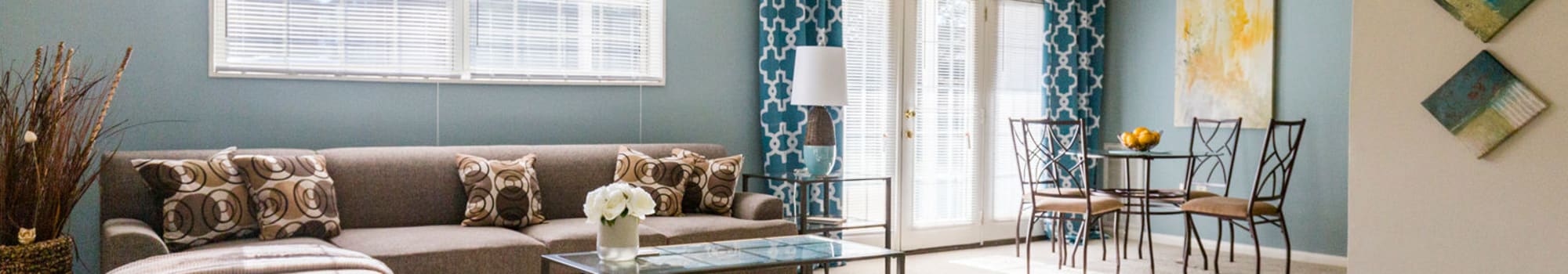 Efficiency 1 2 Amp 3 Bedroom Apartments Amp Townhomes In