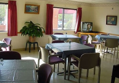The dining room at Wesley Apartments, a Methodist Homes of Alabama & Northwest Florida community. 